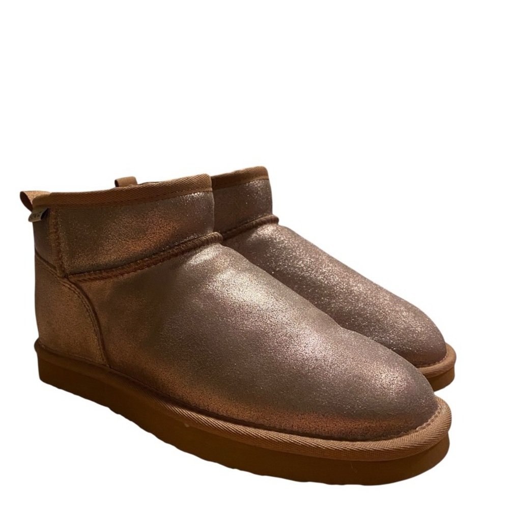 BearPaw Shimmering Gold‎ and Tan Classic Low Boots ❤️ 10